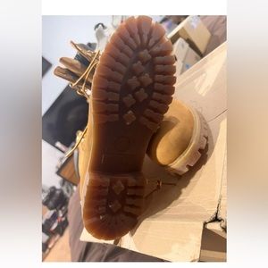 Timberland  8 Inch boots brand new 8.5